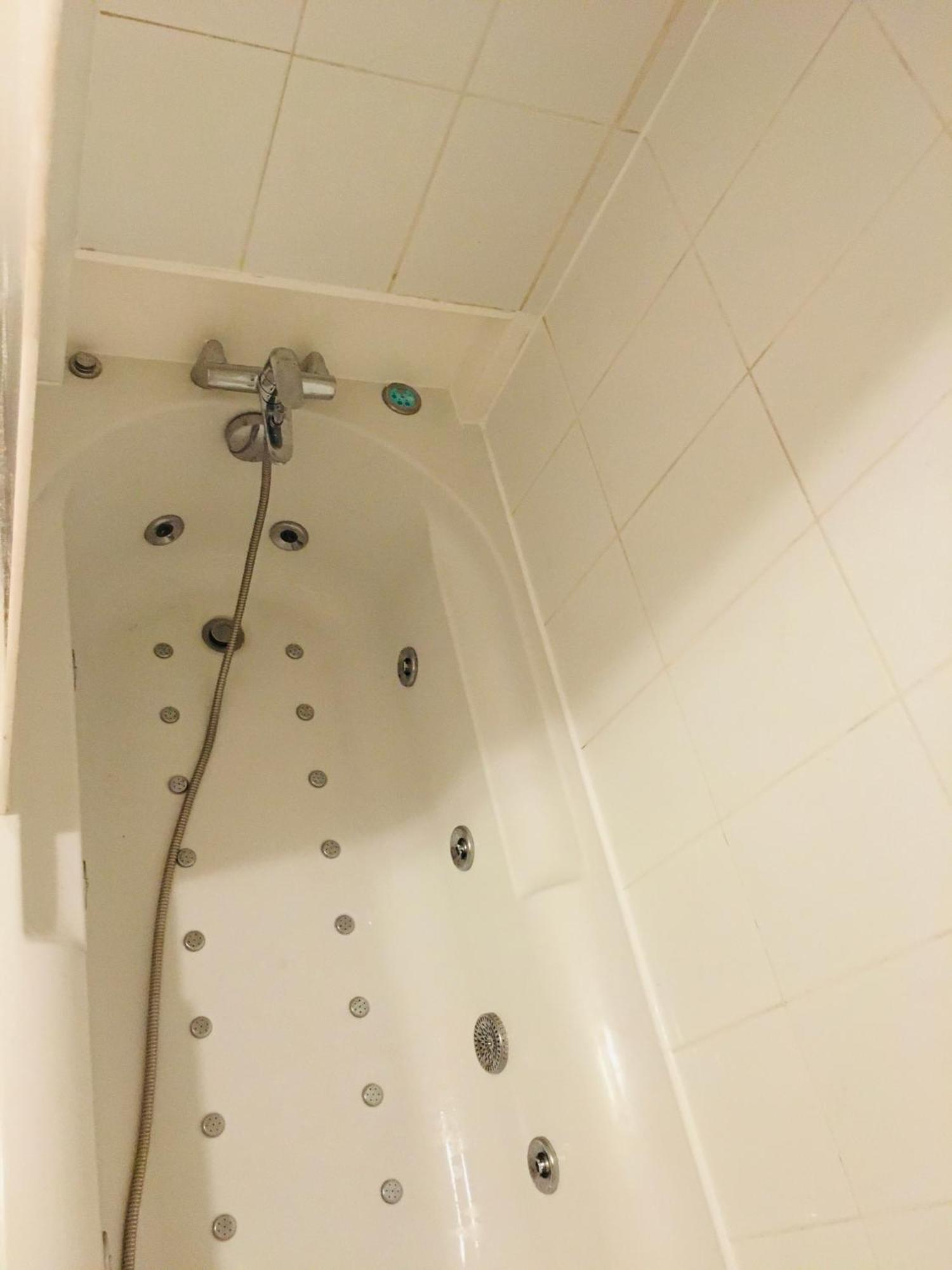 Appart Chartreux Baignoire Massante ,A 3 Minutes Du Centre En Bus! 2 Etoiles Atout France Voiron Exterior photo
